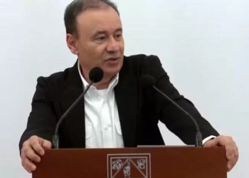 Defiende y explica Gobernador Alfonso Durazo tren en Nogales y puerto de Guaymas de ‘zopilotes’