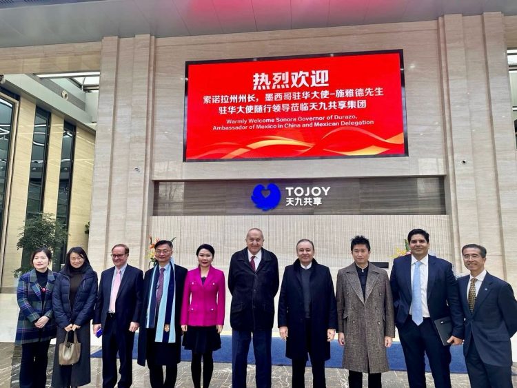 Gobernador sostiene encuentro con directivos de empresa generadora de energías limpias