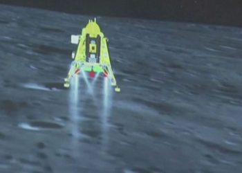 INDIA SE CONVIERTE EN EL PRIMER PAÍS EN POSARSE EN EL POLO SUR LUNAR Y CUARTO EN LLEGAR A LA LUNA