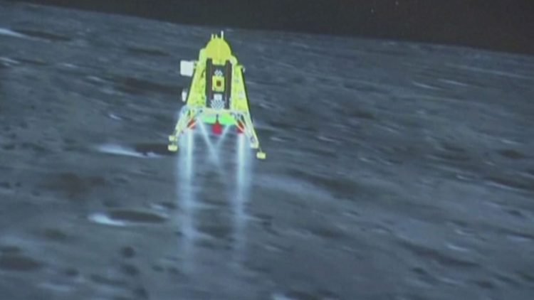 INDIA SE CONVIERTE EN EL PRIMER PAÍS EN POSARSE EN EL POLO SUR LUNAR Y CUARTO EN LLEGAR A LA LUNA