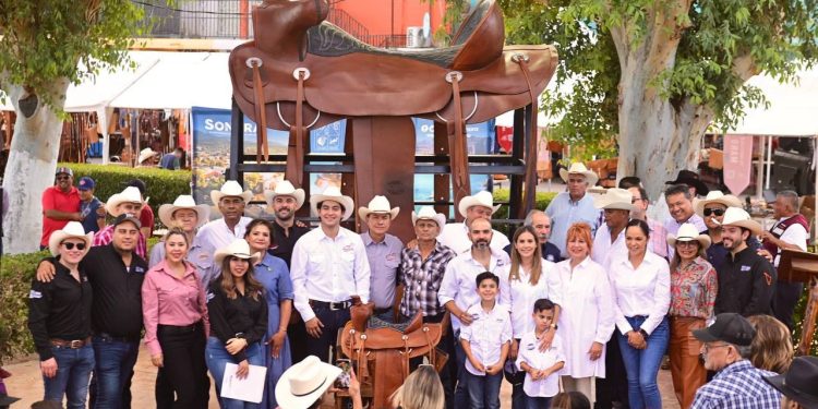 Tiene Sonora la silla de montar más grande del mundo