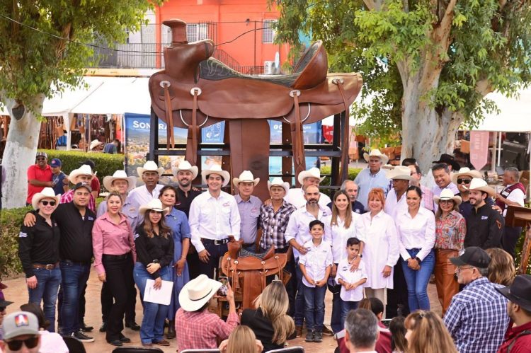 Tiene Sonora la silla de montar más grande del mundo