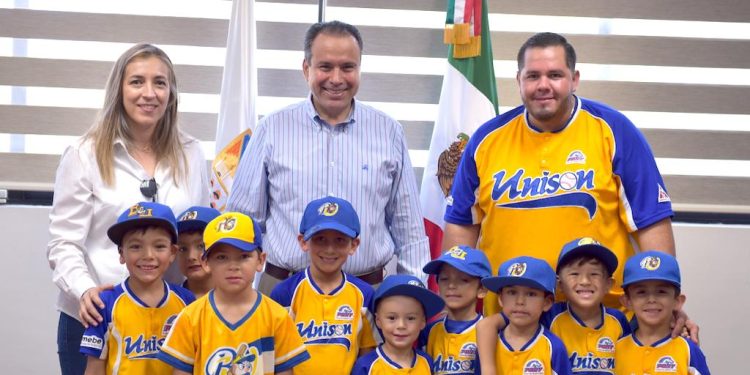 Con apoyo de Toño Astiazarán niños de la Liga de Béisbol Buhitos competirán en torneo nacional