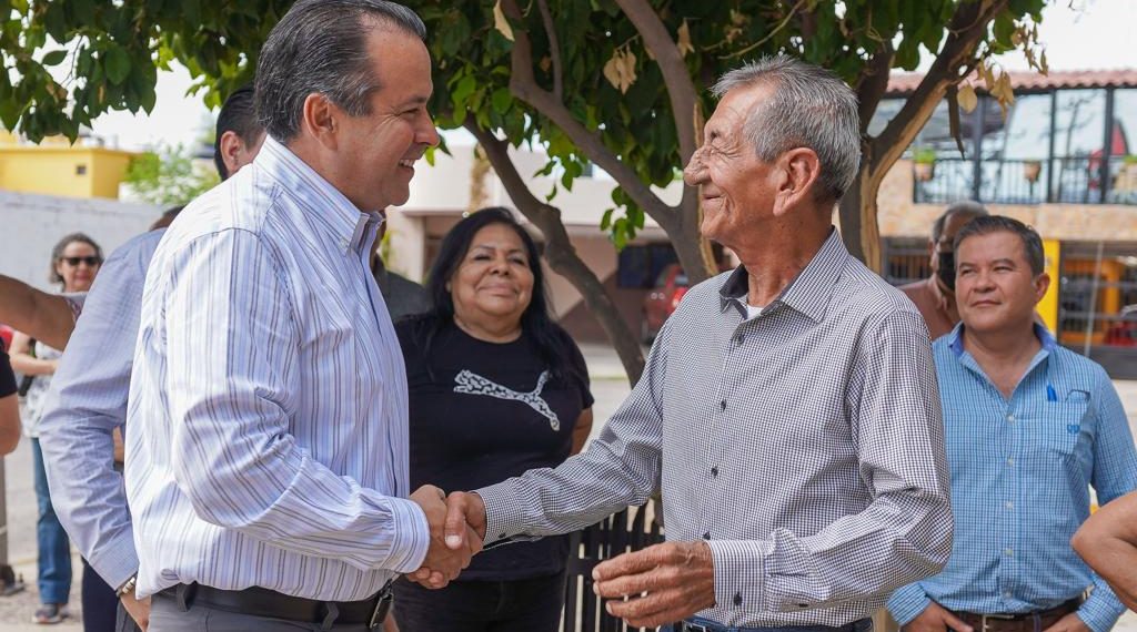 Entrega Antonio Astiazarán mejoras en parque de Villa Sol