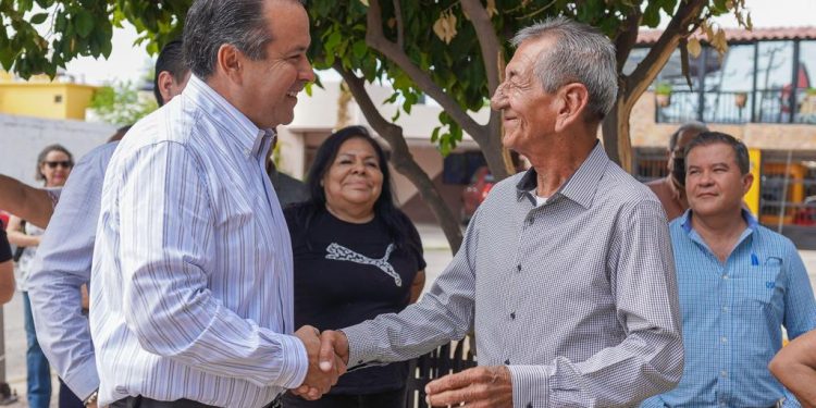 Entrega Antonio Astiazarán mejoras en parque de Villa Sol