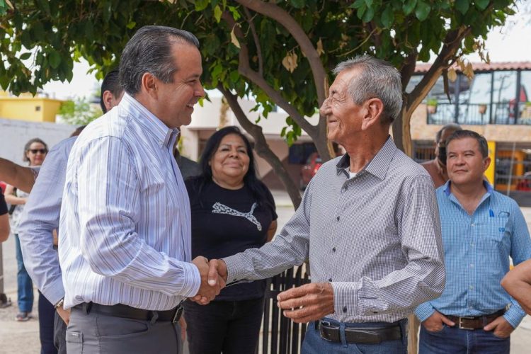Entrega Antonio Astiazarán mejoras en parque de Villa Sol