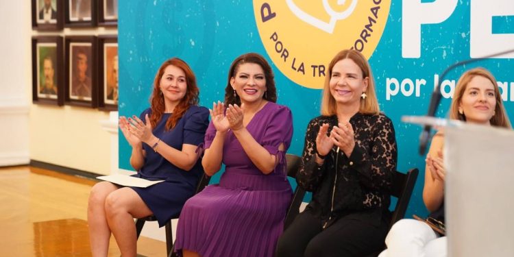 Hace DIF Sonora entrega simbólica del programa “Peso a Peso por la Transformación”