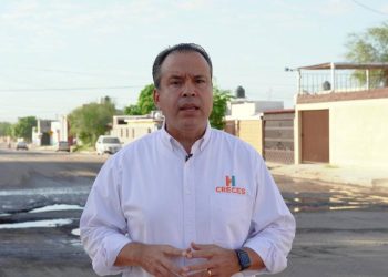 Anuncia Toño Astizarán el triple de trabajadores en plan emergente de bacheo