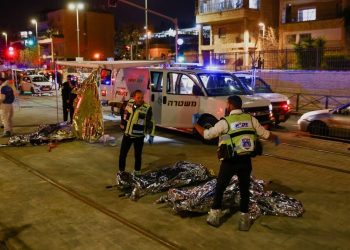 AL MENOS 7 MUERTOS EN UN TIROTEO EN UNA SINAGOGA DE JERUSALÉN