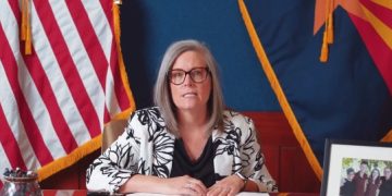 Respalda Alfonso Durazo a la gobernadora de Arizona, Katie Hobbs por su decisión de vetar el proyecto de ley SB 1231