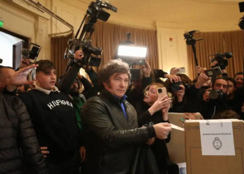 ULTRADERECHA DE JAVIER MILEI HABLA DE “MOMENTO HISTÓRICO”, TRAS GANAR PRIMARIAS EN ARGENTINA