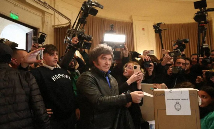 ULTRADERECHA DE JAVIER MILEI HABLA DE “MOMENTO HISTÓRICO”, TRAS GANAR PRIMARIAS EN ARGENTINA