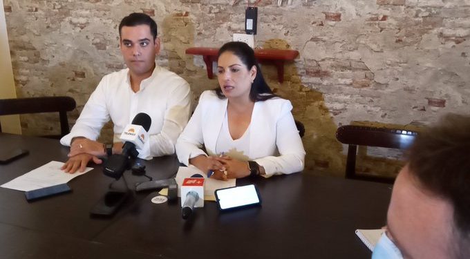 No voy a&nbsp; renunciar al PRI: Fernández