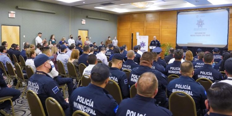 Da Toño Astiazarán bienvenida a nuevos elementos de seguridad pública municipal