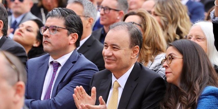 ASITE GOBERNADOR ALFONSO DURAZO A LA TOMA DE PROTESTA DE KATIE HOBBS