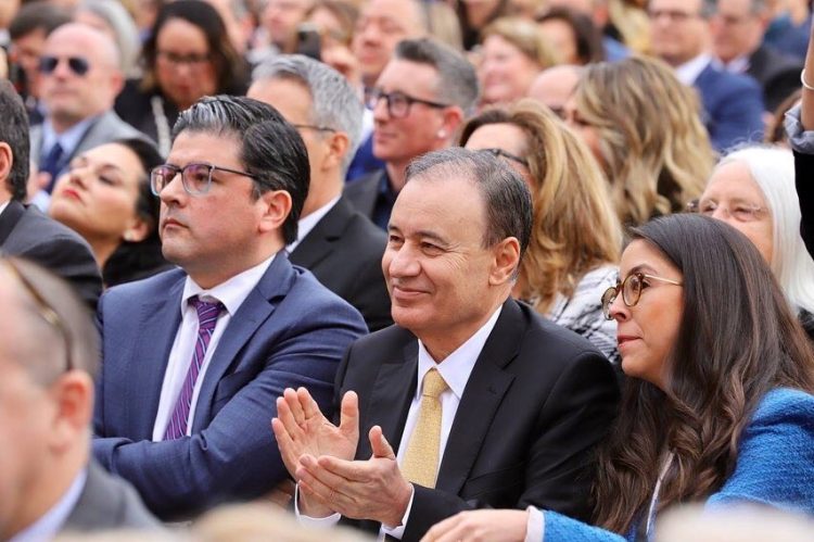 ASITE GOBERNADOR ALFONSO DURAZO A LA TOMA DE PROTESTA DE KATIE HOBBS