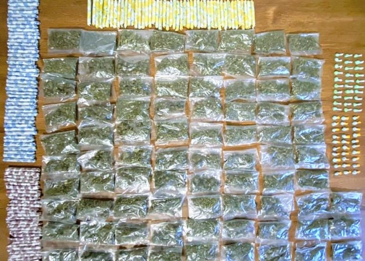 Operativo coordinado de Policía Estatal y Sedena asegura 269 paquetes con sustancia similar al narcótico en San Ignacio Río Muerto