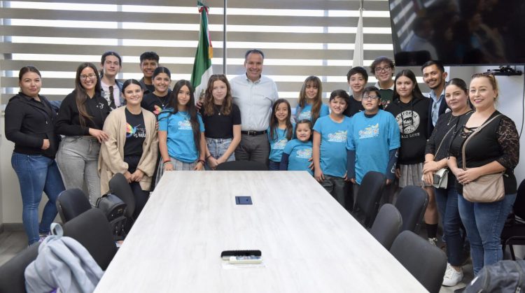 Entrega Toño Astiazarán apoyo municipal a Grupo de Danza folklórica mexicana WIIKIT