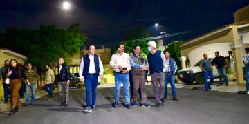 Entrega Toño Astiazarán recarpeteo de calle a residentes de San Bernardino