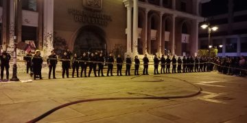 LLEGAN ELEMENTOS DE LA POLICÍA ESTATAL Y BOMBEROS DE HERMOSILLO AL PODER JUDICIAL