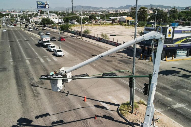 Inicia Gobierno Municipal programa de renovación de semáforos