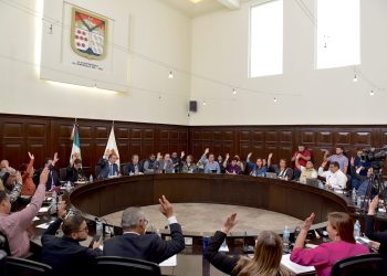 Nombra paso a desnivel “Arquitecto Gustavo Aguilar Beltrán”