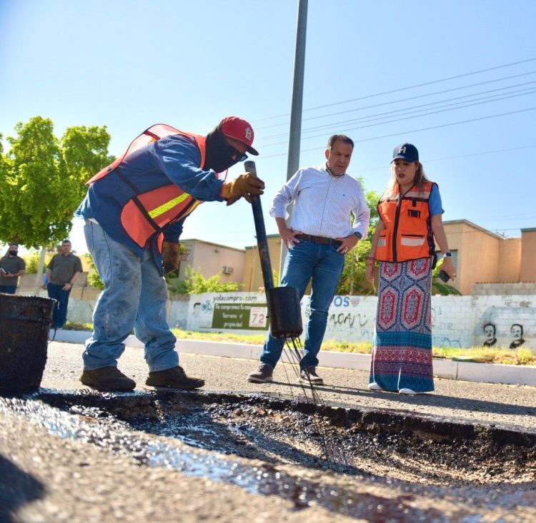 Duplica Toño Astiazarán trabajo de reparar baches