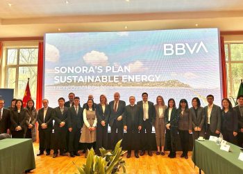 Gobernador de Sonora se reúne con directivos de grupos bancarios en China