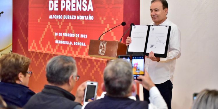 FIRMA ADM REFORMA CONSTITUCIONAL PARA EMPATAR TIEMPOS ELECTORALES