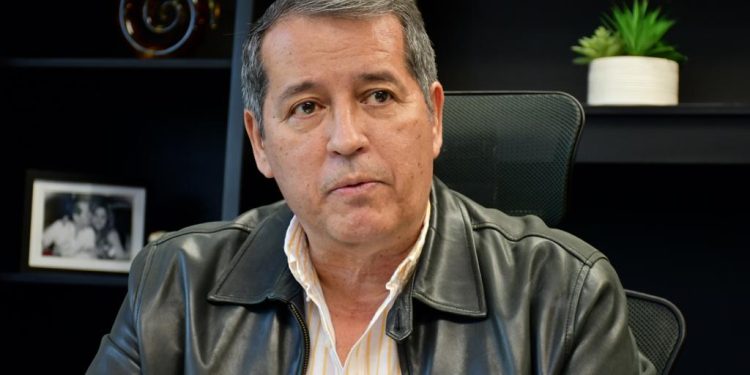 LLAMA SECRETARIO DEL AYUNTAMENTO A INICIAR TRÁMITE DE PRECARTILLA MILITAR
