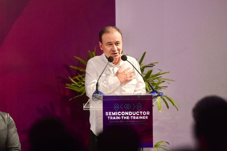 PROMOVEMOS LA ESPECIALIZACIÓN ACADÉMICA PARA EL DESARROLLO DEL PLAN SONORA EN LA JUVENTUD SONORENSE: ALFONSO DURAZO 