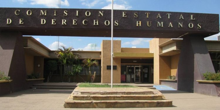 SOLICITA CEDH SONORA UN INFORME A LA FGJE SOBRE EL ACCIDENTE EN DONDE ATROPELLARON A DOS MENORES Y UNA MUJER EN LA COLONIA CUAHUTÉMOC