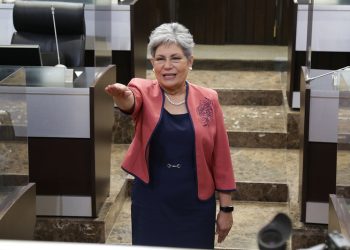 Rinde protesta ante la Diputación Permanente nueva titular del ISAF