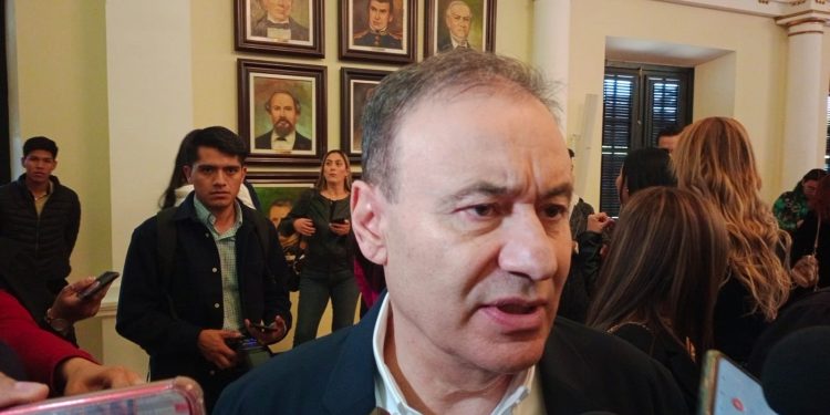 EL GOBERNADOR TIENE LA ATRIBUCIÓN DE PRESENTAR INICIATIVAS AL CONGRESO: ALFONSO DURAZO