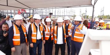 Constata Gobernador Durazo avances del Hospital General, entrega becas y apoyos de vivienda en Navojoa