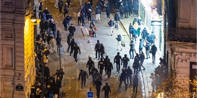 MUERE UN ADOLESCENTE EN FRANCIA, POR GRESCAS ENTRE AFICIONADOS