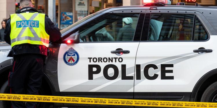 CONMOCIÓN EN TORONTO POR LAS 8 CHICAS ADOLESCENTES ACUSADAS DE ASESINAR A UN SIN HOGAR DE 59 AÑOS