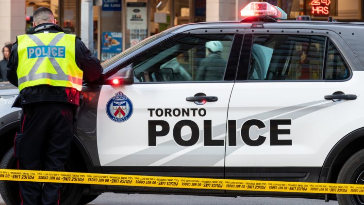 CONMOCIÓN EN TORONTO POR LAS 8 CHICAS ADOLESCENTES ACUSADAS DE ASESINAR A UN SIN HOGAR DE 59 AÑOS