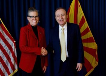 Alfonso Durazo se reúne con Katie Hobbs para hablar sobre tema garita Lukeville-Sonoyta   