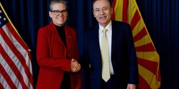 Alfonso Durazo se reúne con Katie Hobbs para hablar sobre tema garita Lukeville-Sonoyta  &nbsp;
