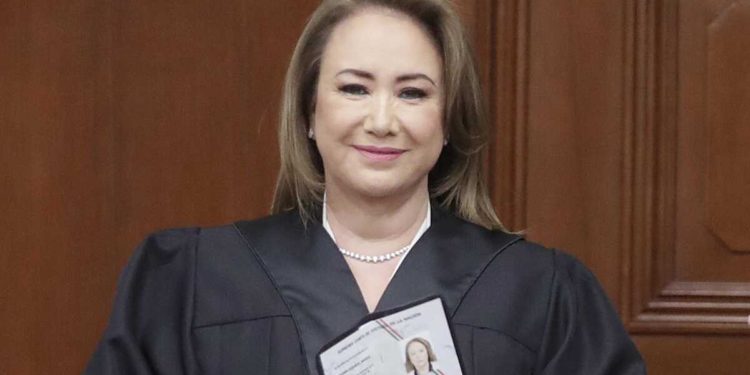 YASMÍN ESQUIVEL NO RENUNCIARÁ A LA SCJN; “NO TENGO NADA DE QUÉ AVERGONZARME”, AFIRMA