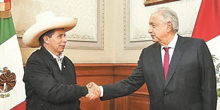 PERÚ ACUSA A AMLO Y EBRARD DE INJERENCISMO TRAS DESTITUCIÓN DEL EXPRESIDENTE PEDRO CASTILLO