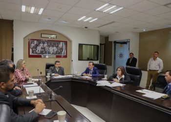 DICTAMINAN REFORMA CONSTITUCIONAL QUE PERMITE LA CONCURRENCIA DE ELECCIONES&nbsp;