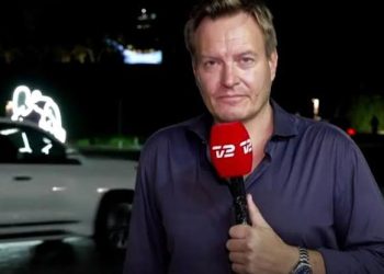 QATAR 2022: EL REPORTERO DANÉS AL QUE AGENTES DE SEGURIDAD DE IMPIDIERON TRANSMITIR EN DIRECTO