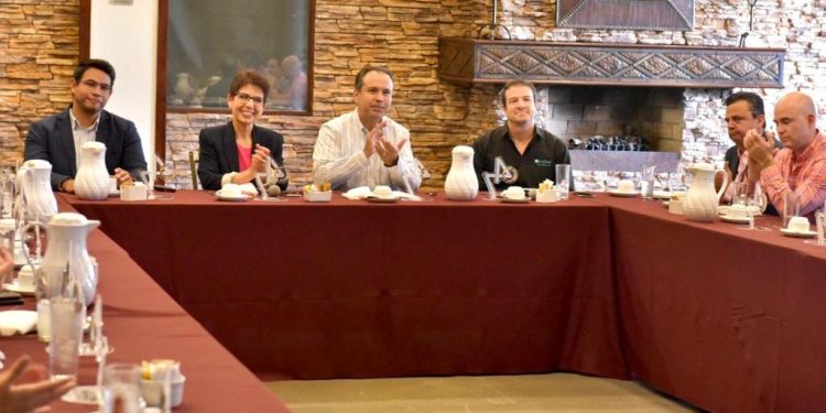 Promueve Toño Astiazarán apoyo a Mipymes