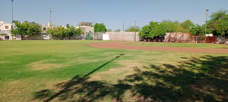 QUIEREN DESPOJAR A MAESTRO DE CAMPO DE ENTRENAMIENTO EN MONTECARLO