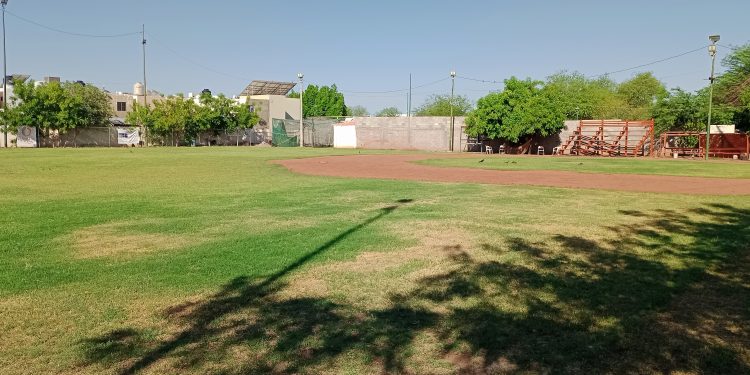 QUIEREN DESPOJAR A MAESTRO DE CAMPO DE ENTRENAMIENTO EN MONTECARLO