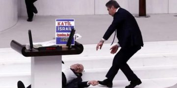 Muere diputado turco que sufrió infarto durante discurso contra Israel