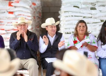 Impulsa Gobernador Durazo desarrollo integral agrícola y de salud de pueblos yaquis