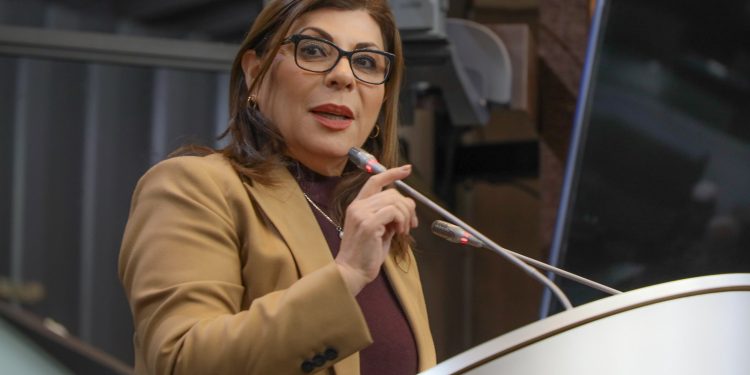 AUTORIZA LA PERMANENTE LICENCIA A LA DIPUTADA MARGARITA VÉLEZ DE LA ROCHA&nbsp;